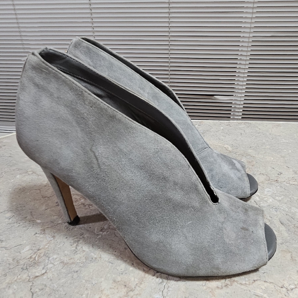 Halogen grey suede bootie heels - Picture 4 of 8